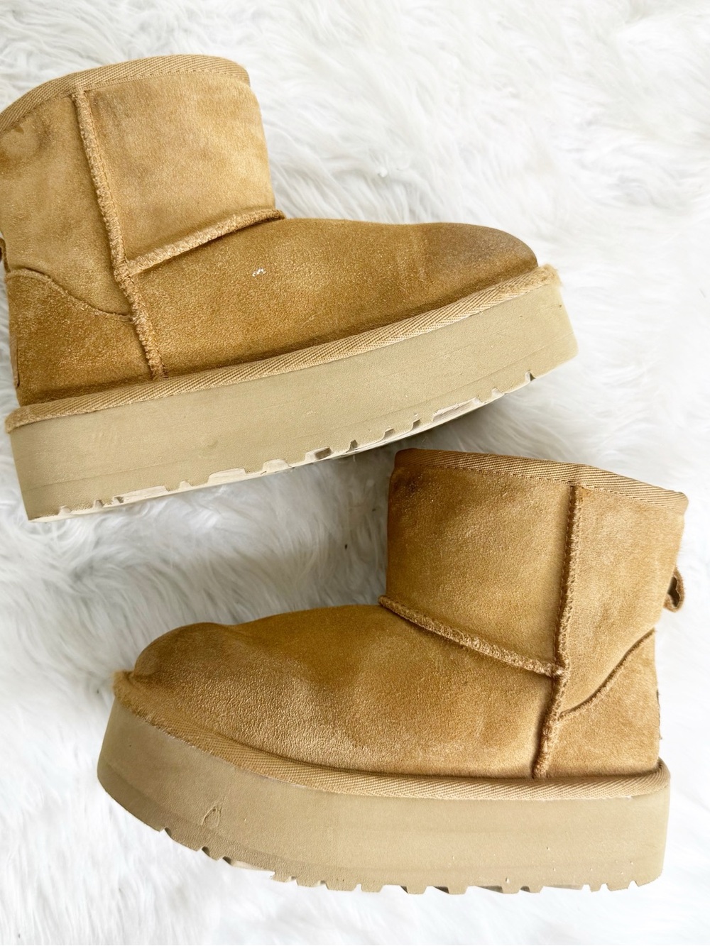UGG Classic Mini II Chestnut Suede Sheepskin Boots Kids Size 13